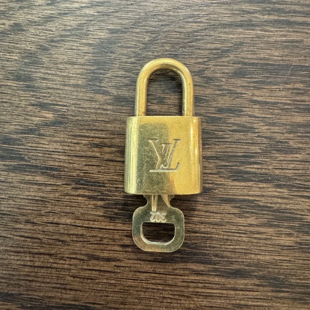 Louis Vuitton Gold Lock & Key #302 AUTHENTIC - working condition VINTAGE